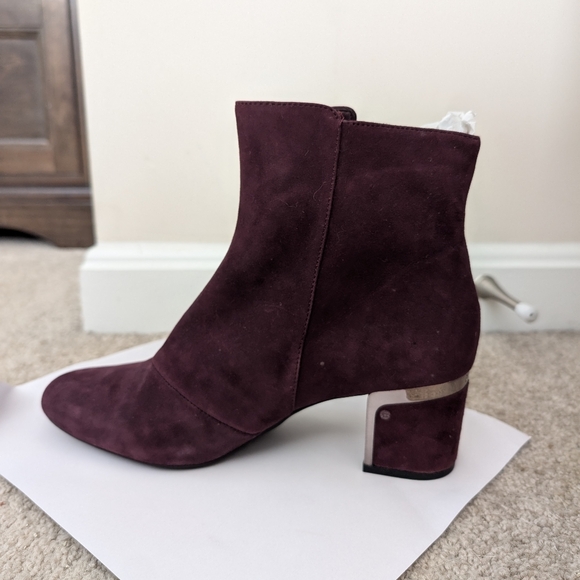 Dkny Shoes - Elegant Burgundy Suede Ankle Boots